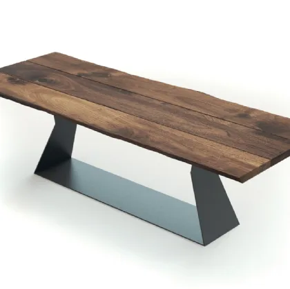 Tavolo Bedrock in legno massello con base in lamiera di ferro di Riva1920