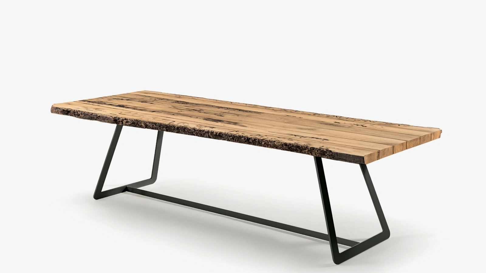 Tavolo Calle Briccola in legno massello di Briccola a liste accostate con bordi naturali con struttura in ferro di Riva1920