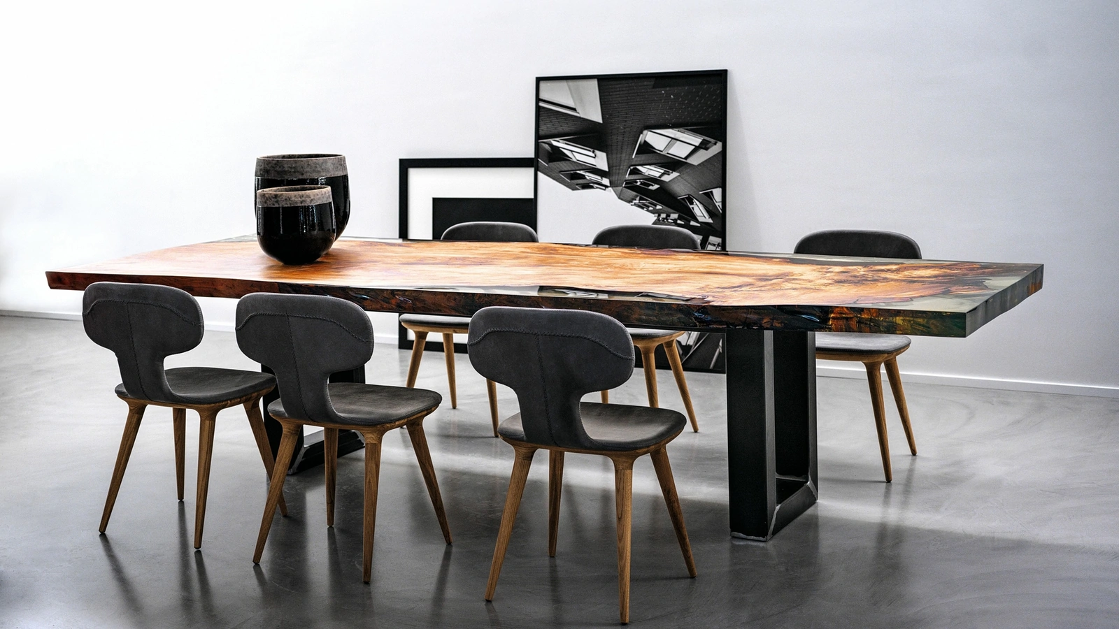 Tavolo Kauri Auckland con top in massello di Kauri e base in ferro di Riva1920