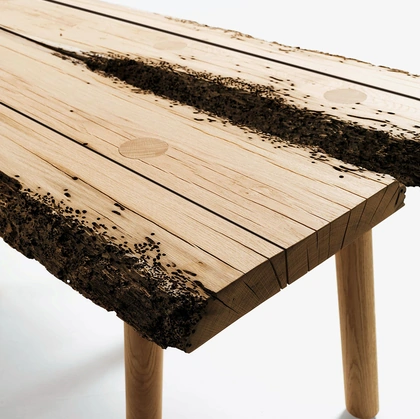 Tavolo Briccole Venezia in legno massello di Briccola a liste accostate e bordi naturali di Riva1920