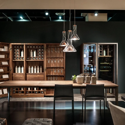 Tavolo Prime Wood Extendible in legno massello con base in ferro di Riva1920