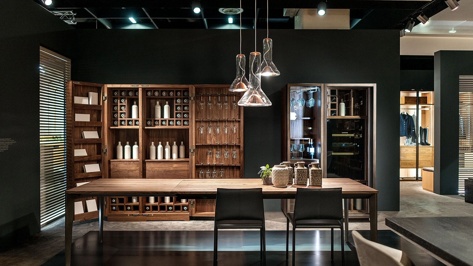 Tavolo Prime Wood Extendible in legno massello con base in ferro di Riva1920