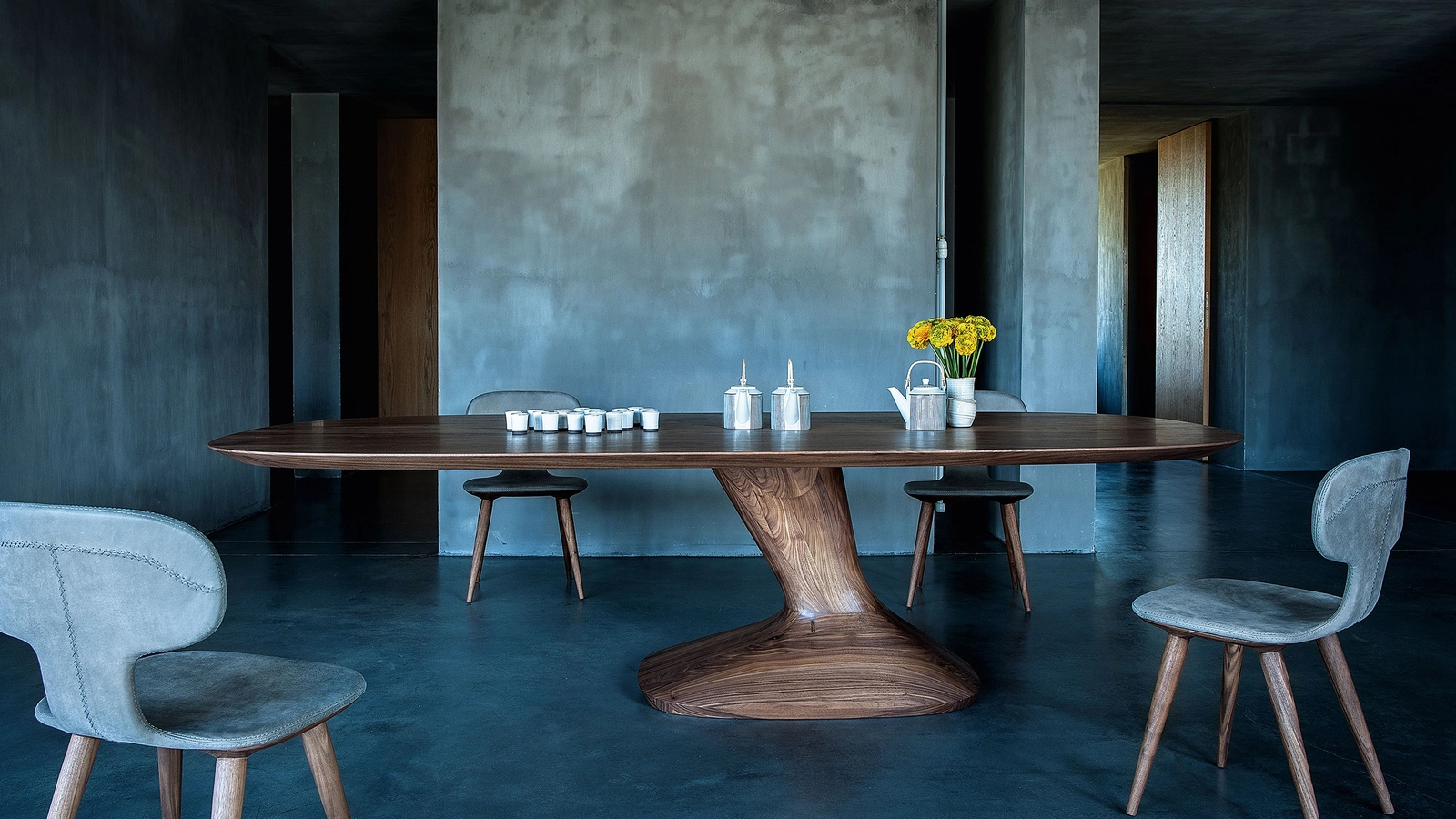 Tavolo Speed completamente realizzato in legno massello di Riva1920