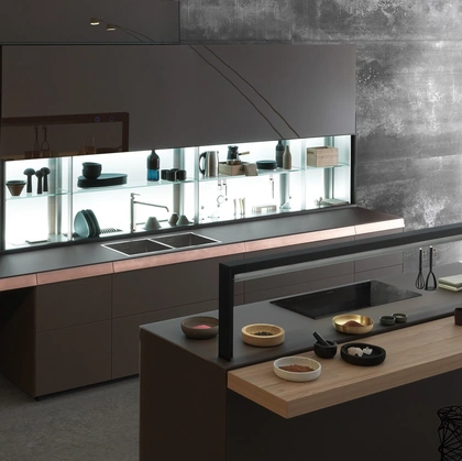 Cucina Design Genius Loci Vitrum opaco mocaccino con cassetto in rame di Valcucine